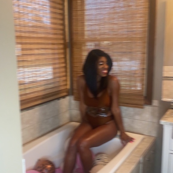 Women’s leopard print bodysuit! - Picture 10 of 13